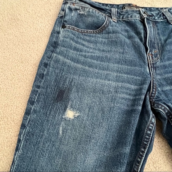 Abercrombie & Fitch Signature Collection Rip + Repair Ankle Straight Jeans - Picture 4 of 11